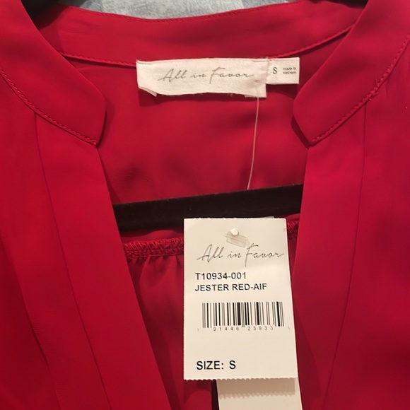 “All in Favor” Blouse - Picture 2 of 6